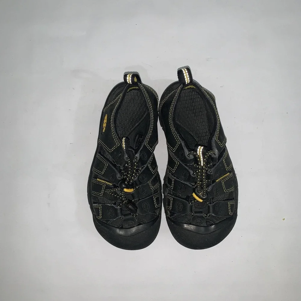 KEEN Newport H2 Sandals Kids 13 Black Fisherman Toe Bumper Bungee Water Hiking